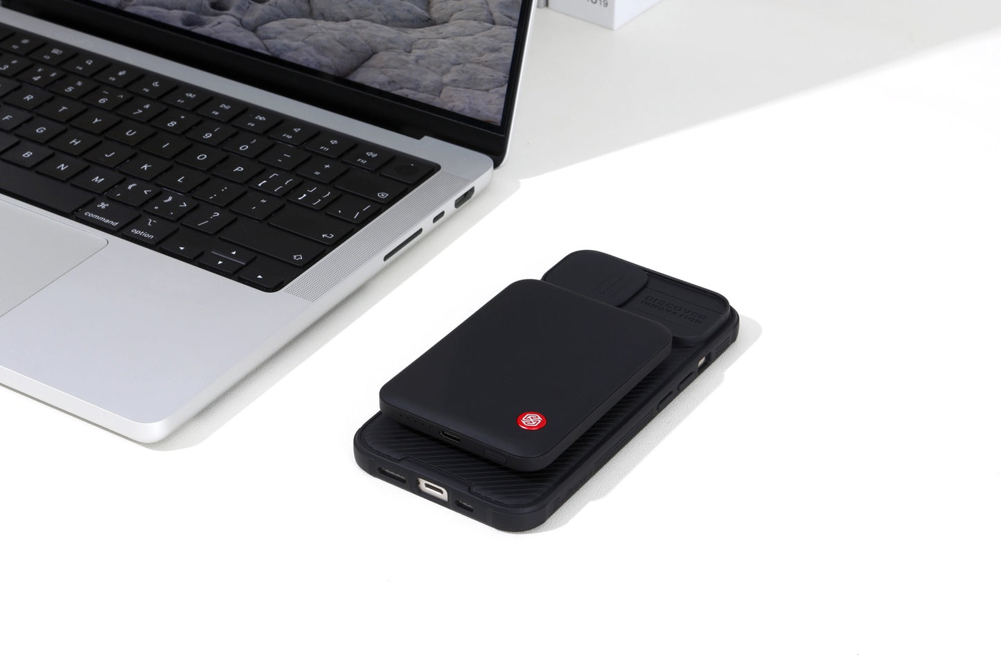 Power Bank Nillkin 5000 mAh – Compacte, Magnétique & Sans Fil